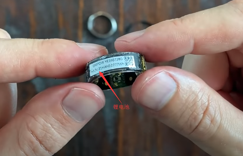 對智能戒指電子元器件上的固體凝膠清理干凈